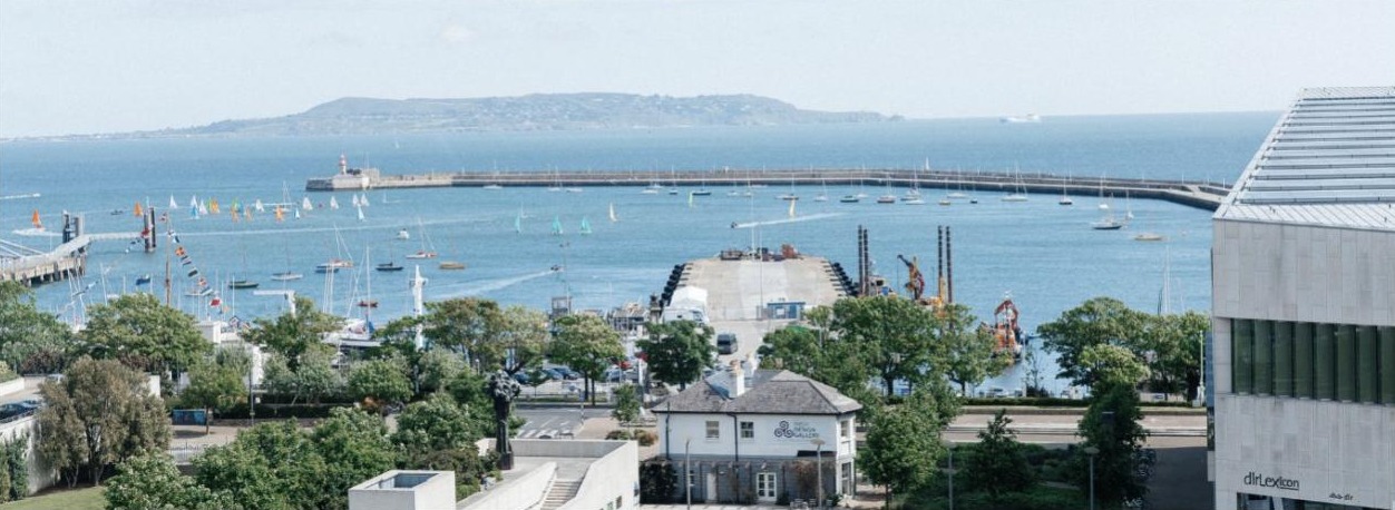 Royal Marine Hotel - Dún Laoghaire harbour setting